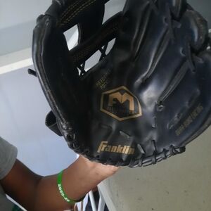 Franklin Kids Black Baseball Glove